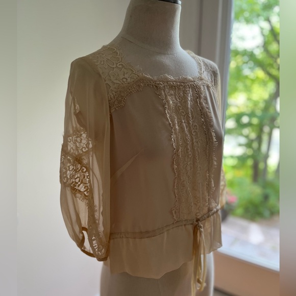 Nanette Lepore silk and lace blouse, size 2 - Picture 3 of 15